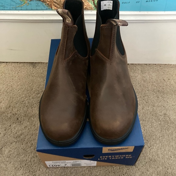 Blundstone Brown Ankle Boots - Picture 3 of 10